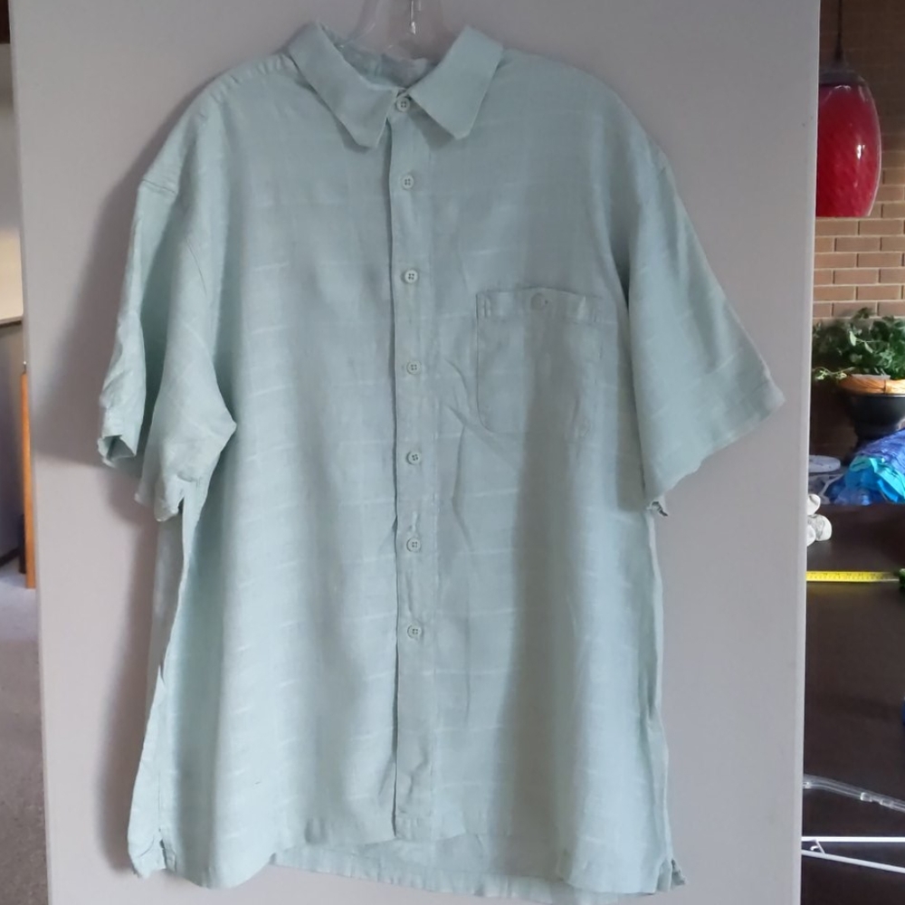 Linen. Light green button down